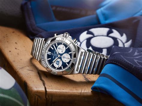 breitling con datario al posto delle 6|Breitling, con Chronomat Six Nations e Paolo Garbisi.